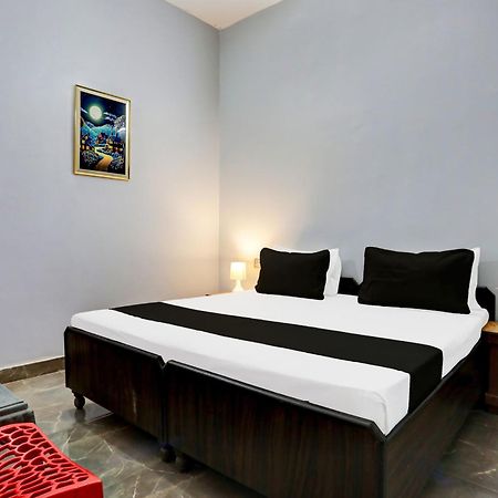 Super Hotel Live View Indraprastha Extérieur photo