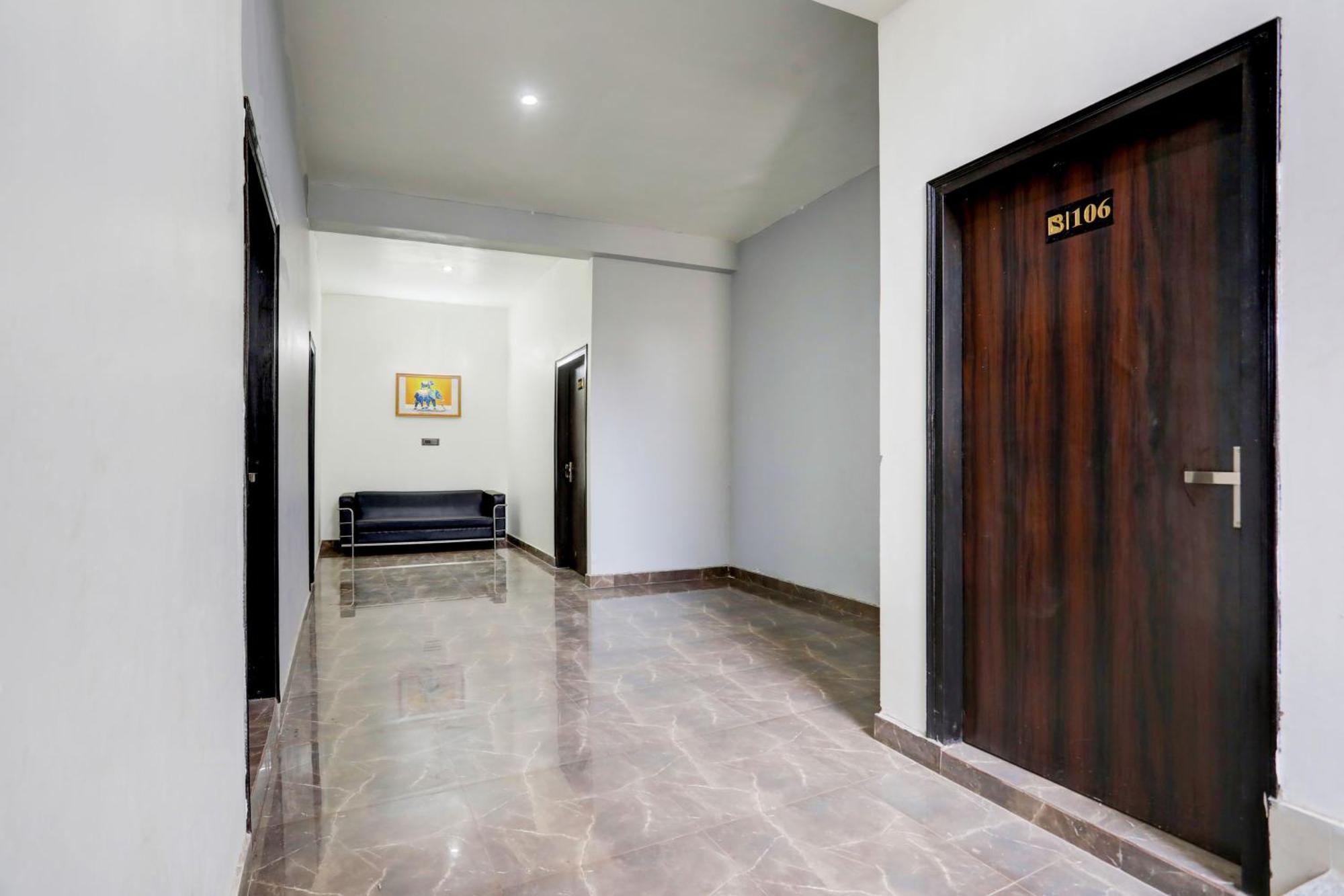 Super Hotel Live View Indraprastha Extérieur photo