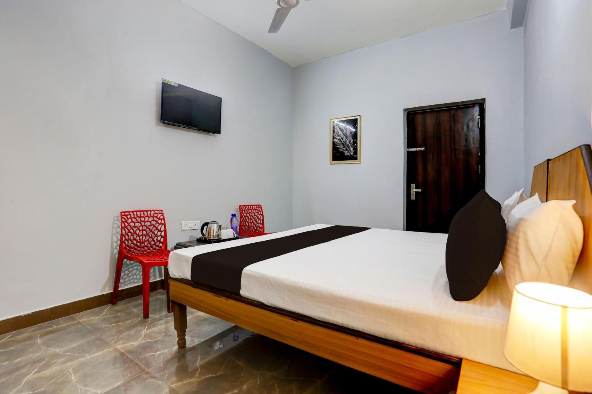 Super Hotel Live View Indraprastha Extérieur photo