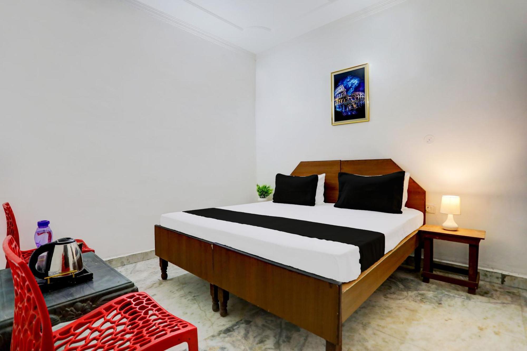 Super Hotel Live View Indraprastha Extérieur photo