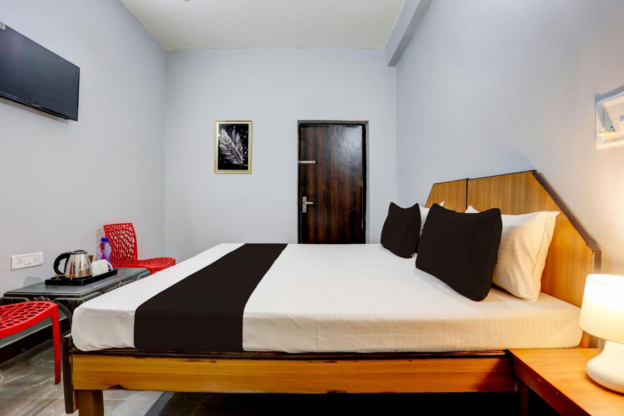 Super Hotel Live View Indraprastha Extérieur photo
