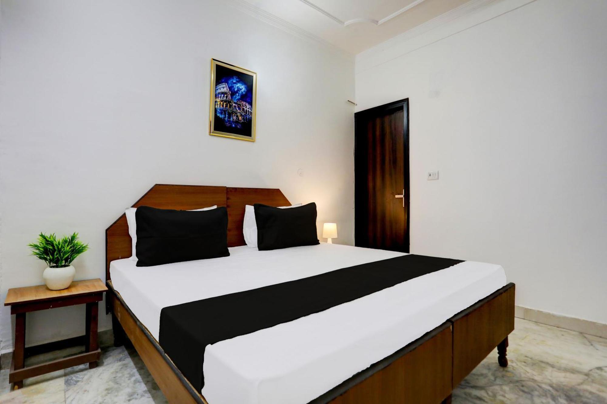 Super Hotel Live View Indraprastha Extérieur photo