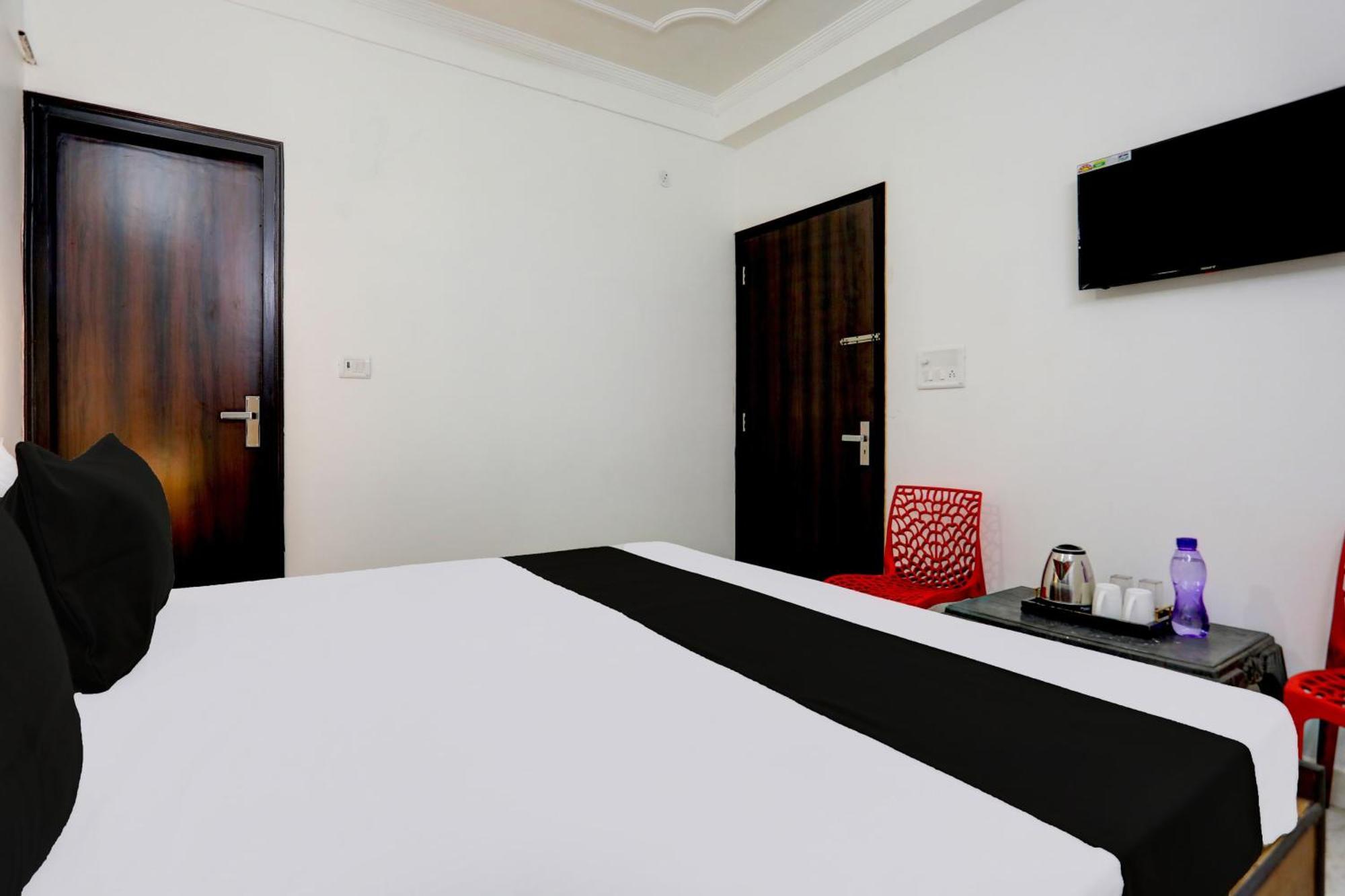 Super Hotel Live View Indraprastha Extérieur photo
